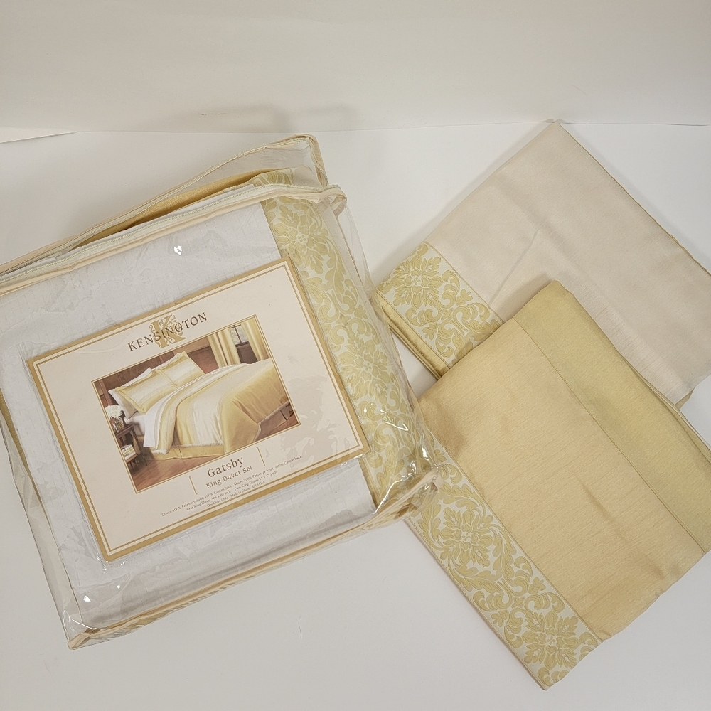 New In Package Kensigton King Size Gatsby Duvet Cover Set - Cream Gold 3 PIeces